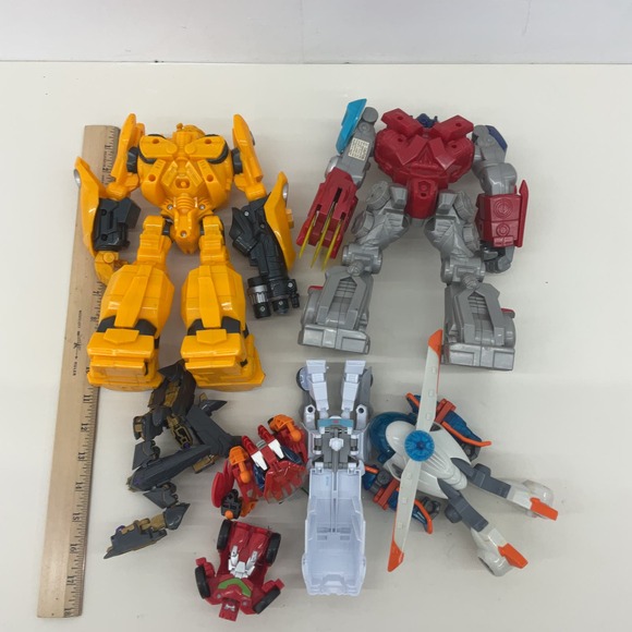 Preowned Transformers Action Figure LOT Optimus Bumblebee Various Loose - Picture 4 of 6